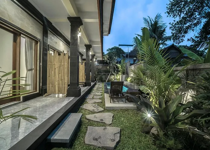 Adenia House ホームステイ ウブド